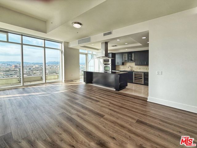 717 W Olympic Boulevard, Los Angeles CA: https://media.crmls.org/mediaz/b446e104-bb6c-4556-b2c9-c4c1ca2f926f.jpg