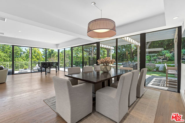 15941 Skytop Road, Encino CA: https://media.crmls.org/mediaz/b447c997-4e80-42b0-a9fa-eb947b447432.jpg