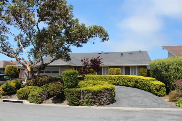 2066 Touraine Lane, Half Moon Bay CA: https://media.crmls.org/mediaz/b44877e6-b667-486b-a757-88c8b90cd398.jpg