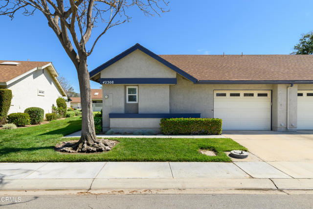 Detail Gallery Image 3 of 40 For 42308 Village 42, Camarillo,  CA 93012 - 2 Beds | 2 Baths