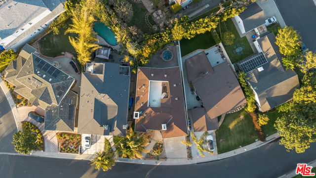 7412 Denrock Avenue, Los Angeles CA: https://media.crmls.org/mediaz/b448d9bc-7945-458a-89f6-50e937f71e06.jpg