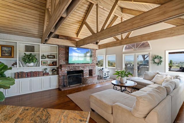 Image 22 of 75 For 4938 San Jacinto Circle