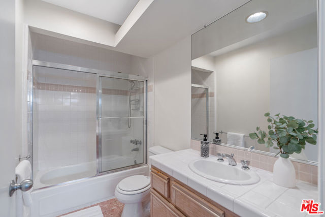 2131 Griffith Park Boulevard, Los Angeles CA: https://media.crmls.org/mediaz/b44a363c-1484-425a-ace8-87439e52dccc.jpg