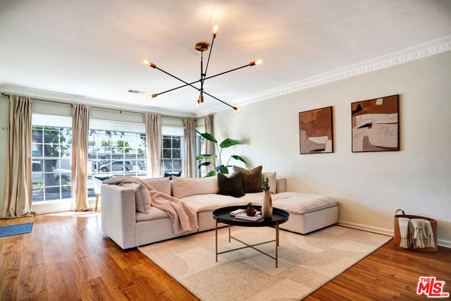 9210 S Van Ness Avenue, Los Angeles CA: https://media.crmls.org/mediaz/b44a9d77-8027-4bd7-8f0a-cc602b47cdce.jpg