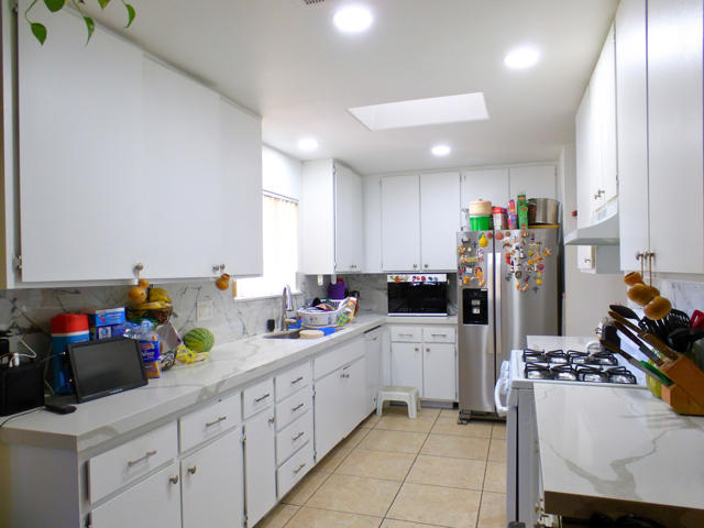 13547 Caliente Drive, Desert Hot Springs CA: https://media.crmls.org/mediaz/b44b88da-46ec-4388-8077-e5679de9103a.jpg