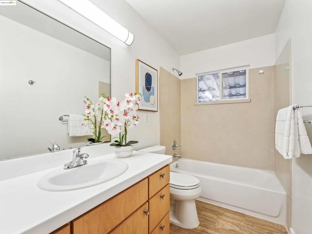 589 Evangeline Way, Hayward CA: https://media.crmls.org/mediaz/b44c2cd2-a66a-422a-be7a-2682a60c3fee.jpg