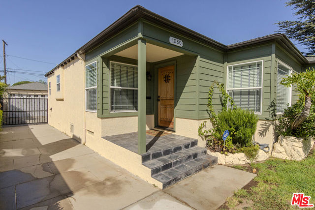 1050 Harvard Street photo 3