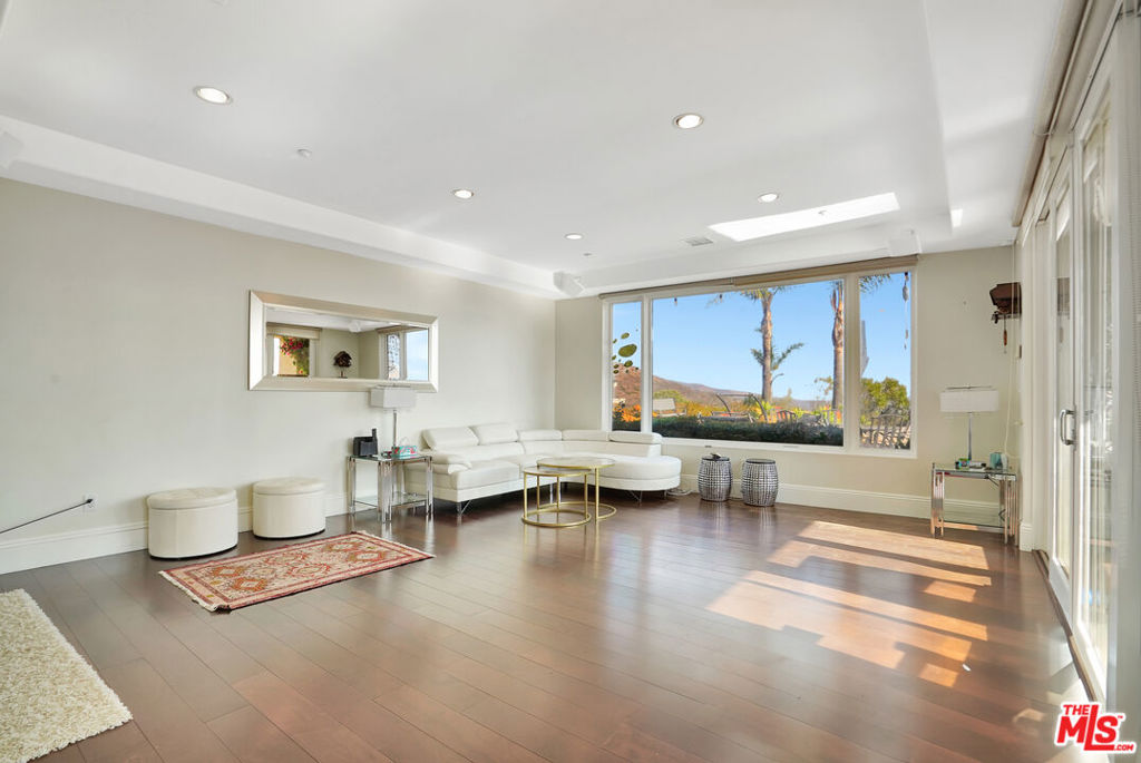 MLS #25630607 image #25