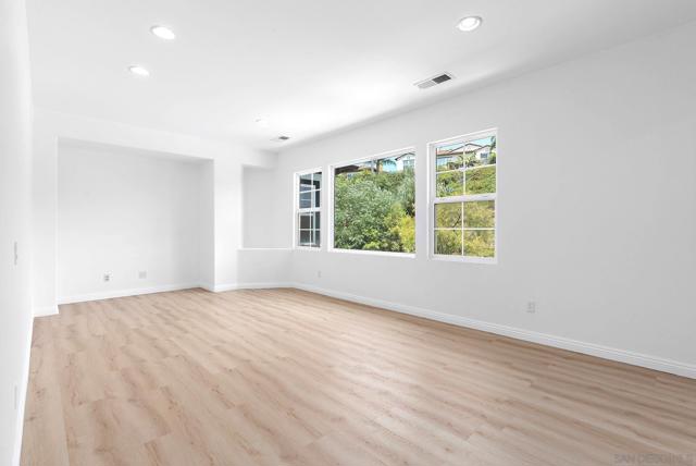 1120 Championship Rd, Oceanside CA: https://media.crmls.org/mediaz/b44ca3f4-f6e0-4b74-8792-4f0acfa4a848.jpg