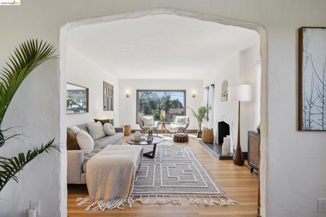 1509 Francis St, Albany CA: https://media.crmls.org/mediaz/b44cc406-8f38-48e4-960f-769a1e03000f.jpg