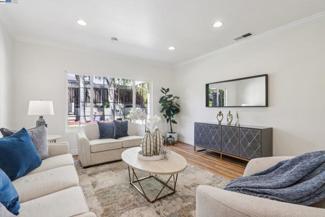 35120 Cardiff Street, Newark CA: https://media.crmls.org/mediaz/b44de5f5-61fd-4351-86e5-89d17e4bede6.jpg