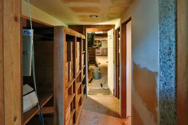 4980 Paradise Drive, Tiburon CA: https://media.crmls.org/mediaz/b44e4ce3-56bc-4927-a8f3-263d0240001f.jpg