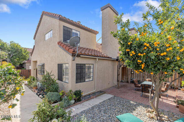 5837 Cochran Street, Simi Valley CA: https://media.crmls.org/mediaz/b44eddab-a7f2-4e27-9e1f-1b1d62880182.jpg