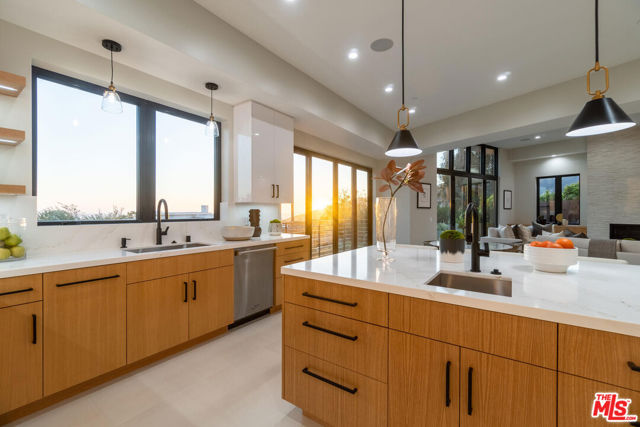286 Quadro Vecchio Drive, Pacific Palisades CA: https://media.crmls.org/mediaz/b44f3234-0ccd-4871-98a0-2f95e5f4aa63.jpg