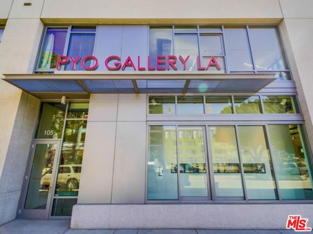 1100 S Hope Street, Los Angeles CA: https://media.crmls.org/mediaz/b44f377b-c9ea-48a9-aaa4-a7d7d97c9c8c.jpg