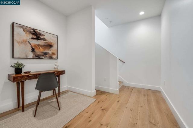 922 Brown Avenue, Lafayette CA: https://media.crmls.org/mediaz/b44f6ec9-ce99-48df-9046-110d108cfb1f.jpg