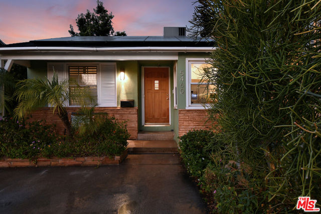 5460 Noble Avenue photo 8