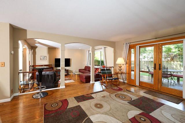 3523 Oak Drive, Menlo Park CA: https://media.crmls.org/mediaz/b44f9ea0-40b9-4328-8f5c-3d6f9d0b768c.jpg
