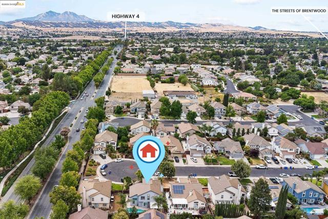 20 Goldmeadow Ct, Brentwood CA: https://media.crmls.org/mediaz/b44ff378-9f99-45db-b153-fb2c79cdd390.jpg