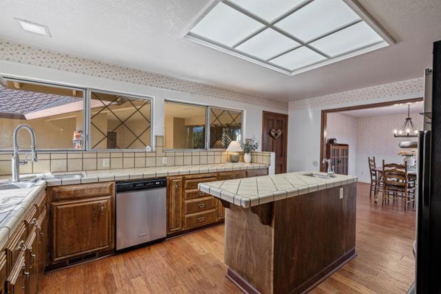 35 Rays Circle, Hollister CA: https://media.crmls.org/mediaz/b4503eb4-255e-4dd7-960a-efe3319f07c9.jpg