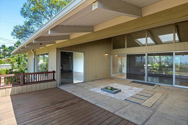 1421 Rincon Rd, Escondido CA: https://media.crmls.org/mediaz/b4504212-9f79-4faf-a1bd-c92f375254a0.jpg