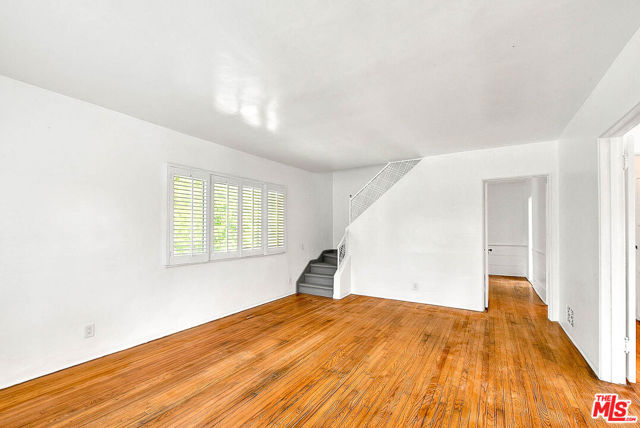 4090 Creed Avenue, Los Angeles CA: https://media.crmls.org/mediaz/b450e1ca-b574-453b-91bd-a0af185a81e8.jpg