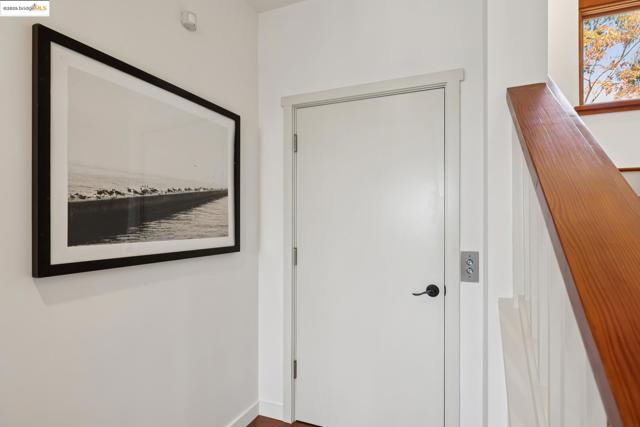 435 Tremont Avenue, Richmond CA: https://media.crmls.org/mediaz/b4516dd5-0f29-4da2-9f87-c0df1e4dd00b.jpg