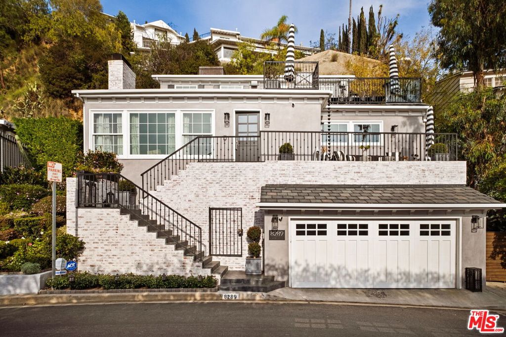 8289 Hollywood Boulevard