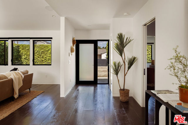 870 Rose Avenue photo 4
