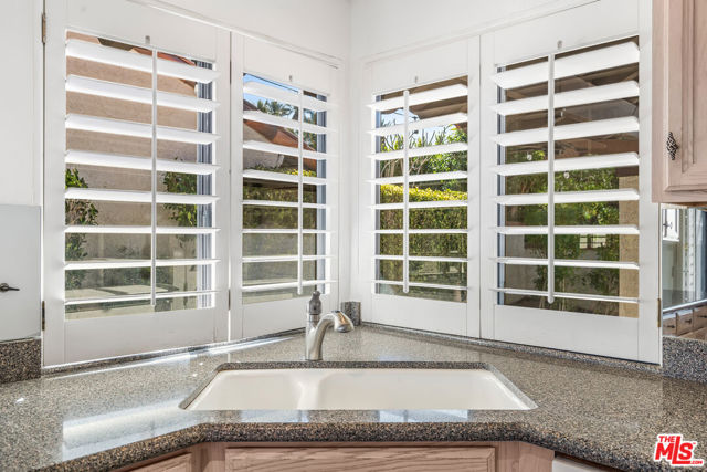 62 Calle Solano, Rancho Mirage CA: https://media.crmls.org/mediaz/b4524b73-0888-4aea-aeb6-d3f7f1c0f69e.jpg