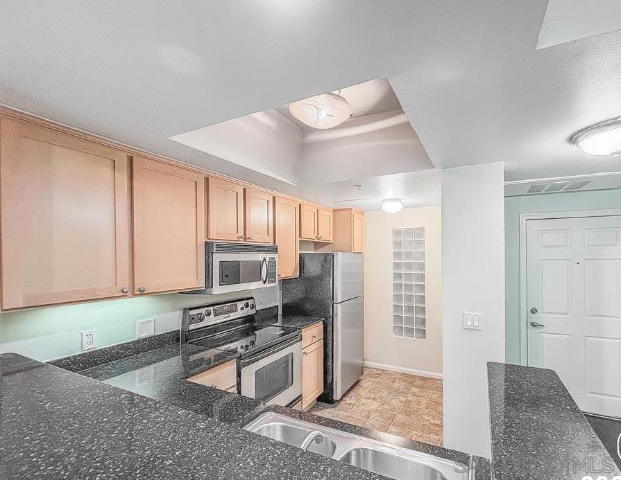 2400 5th Ave - photo 2