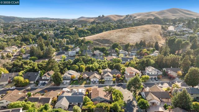11878 W Vomac Rd, Dublin CA: https://media.crmls.org/mediaz/b452851f-e661-47ec-8946-11f136b2a679.jpg