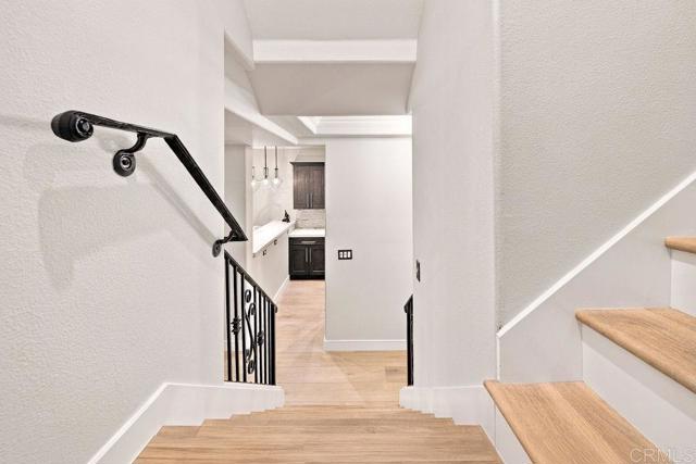 14819 Magnolia Boulevard, 7 photo 10