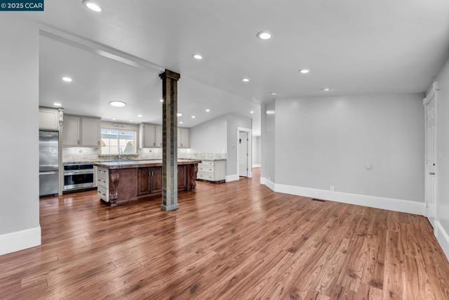 189 Suez Dr, Pacheco CA: https://media.crmls.org/mediaz/b453dd5b-2823-403f-82bd-2357c2d2bc1e.jpg