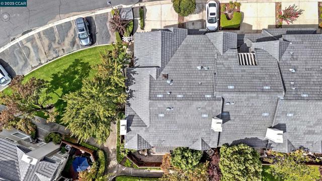 422 Sutton Cir, Danville CA: https://media.crmls.org/mediaz/b453eda1-3ca3-489c-a494-dc490a708095.jpg