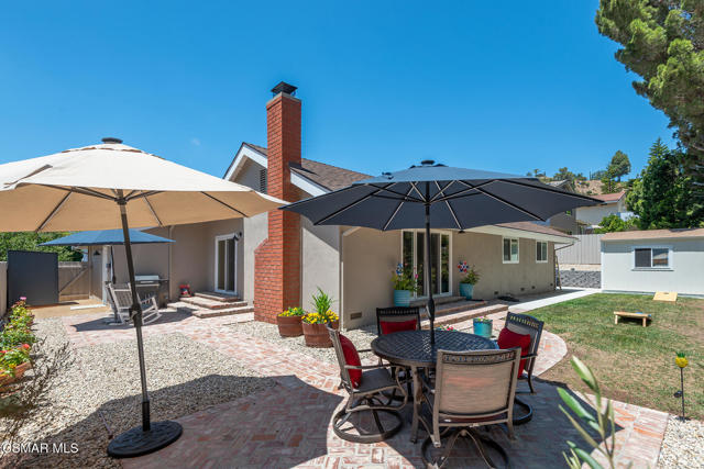 364 Longwood Court, Thousand Oaks CA: https://media.crmls.org/mediaz/b45406e4-d5db-4d04-8b76-11e65a575679.jpg