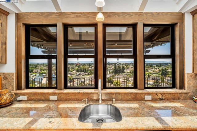 31865 Chicoine Ave, Hayward CA: https://media.crmls.org/mediaz/b4547788-f108-4c30-a415-f76647acdc42.jpg