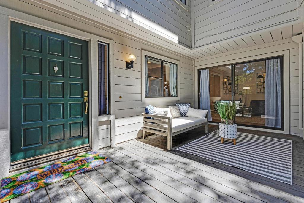 109 Oakland Place
