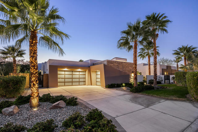 1 Via Merenda, Rancho Mirage CA: https://media.crmls.org/mediaz/b4551b37-35cd-46e2-a344-85f2e6d51609.jpg