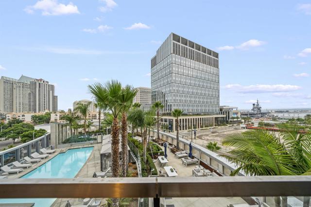 888 W E St, San Diego CA: https://media.crmls.org/mediaz/b455a13e-2734-4ed4-807c-8c3d8f653e6b.jpg