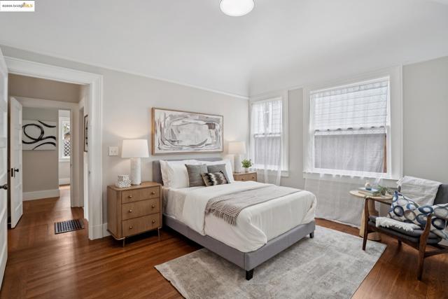 1042 Santa Clara Ave, Alameda CA: https://media.crmls.org/mediaz/b455bec4-ca02-4c2e-b772-147c78f868d8.jpg