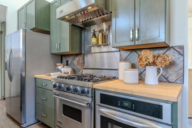 647 Canyon Drive, Pacifica CA: https://media.crmls.org/mediaz/b455c2a9-cbbf-47f3-99ec-b7934412f38d.jpg