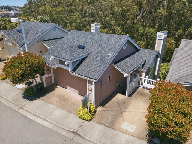 7 Moonlight Court, South San Francisco CA: https://media.crmls.org/mediaz/b4562495-adab-41ac-9bde-86b0231ba981.jpg