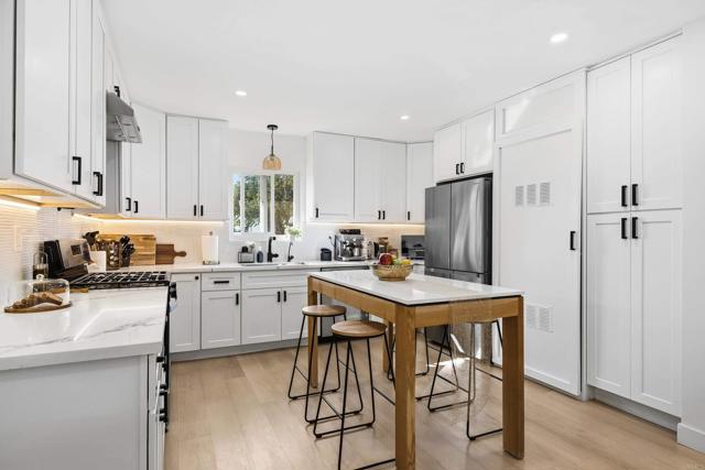 Detail Gallery Image 5 of 41 For 704 Aster St, Escondido,  CA 92027 - 4 Beds | 2 Baths