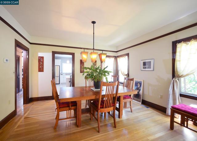 1331 Court Street, Martinez CA: https://media.crmls.org/mediaz/b456958e-0a6d-4ff6-a126-82e3da6460af.jpg