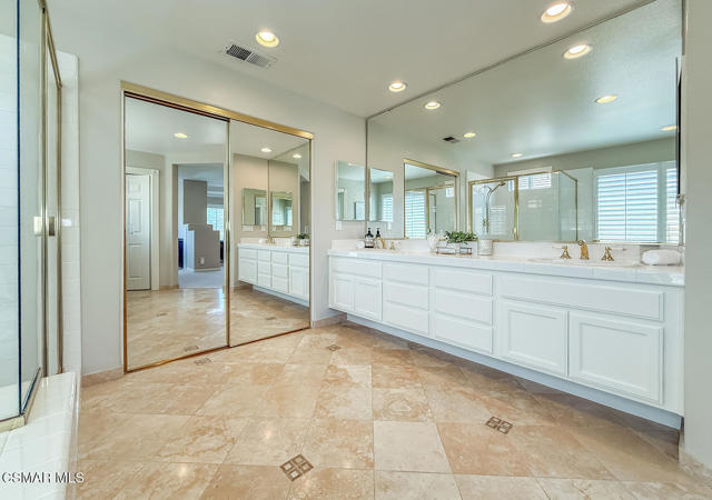 3030 Hollycrest Avenue, Thousand Oaks CA: https://media.crmls.org/mediaz/b456aa62-6342-4e26-aeca-ec5ab9f3de86.jpg