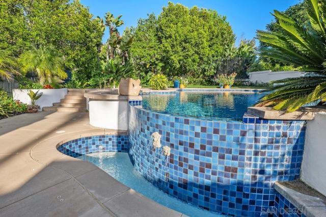 6172 Via Posada Del Norte, Rancho Santa Fe CA: https://media.crmls.org/mediaz/b456c2e7-8732-46cc-b158-e6d28f86458f.jpg