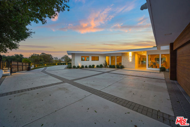 17116 Adlon Road, Encino CA: https://media.crmls.org/mediaz/b45707de-10a7-4ad7-a5de-f1ceed34ae04.jpg