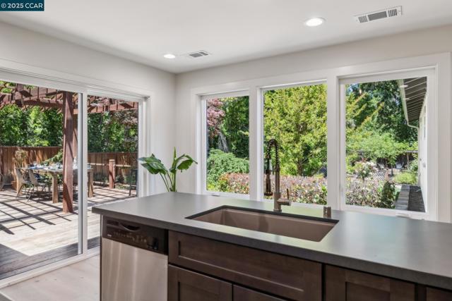 312 Soule Ave, Pleasant Hill CA: https://media.crmls.org/mediaz/b4576bdd-36bf-4419-9116-ca178bf1cfeb.jpg