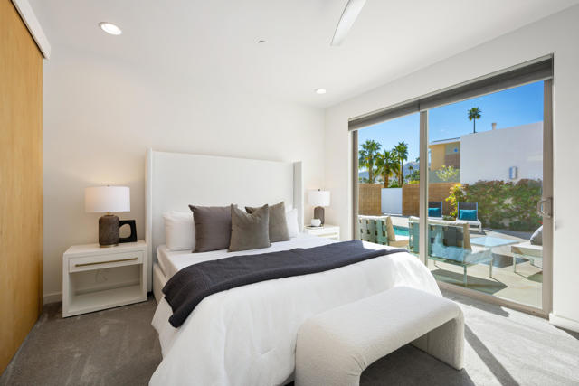 970 Oceo S Circle, Palm Springs CA: https://media.crmls.org/mediaz/b4589bd9-383f-4c49-b721-4734e3b427fd.jpg